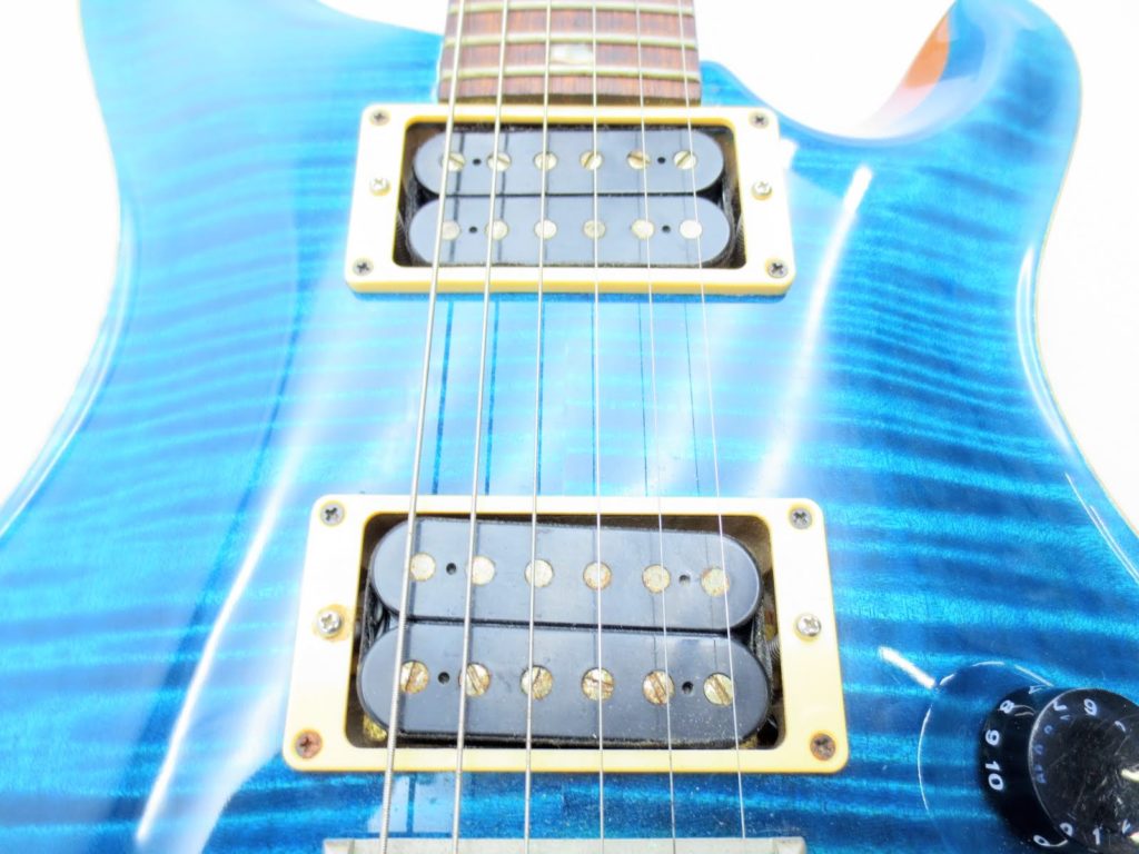 店頭(島根県)で、PRS(ポールリードスミス)のギター Custom24